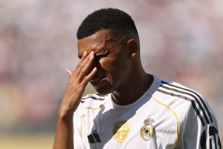 v站体育平台-记者:一名皇家奥维耶多球迷因对姆巴佩做种族主义手势而被逮捕