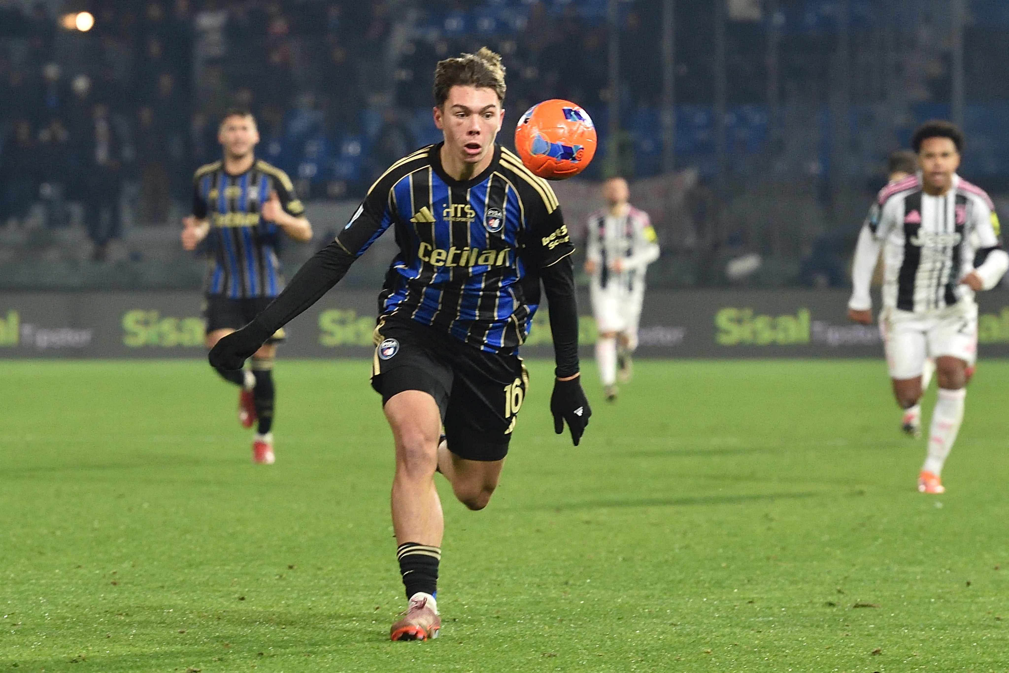 v站体育官网-斯基拉：布冯儿子可能在冬季出租离队锻炼，意乙球队对他感兴趣