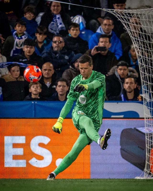 1744498363160039870.jpg 1744498039692.jpg