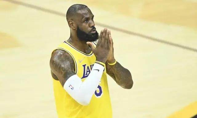 1666098743268066259.jpg 詹.jpg