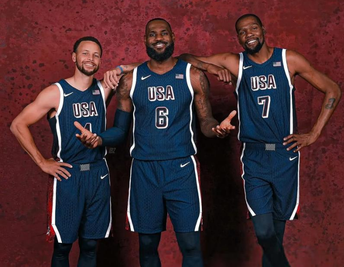 v站体育官网-NBA总收入前十榜单：詹姆斯1.326亿美元居首 詹库杜全超1亿前三